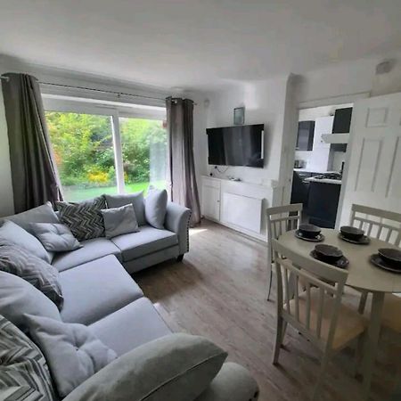 Lovely 2-Bed Apartment In Knowle Solihull Exterior foto